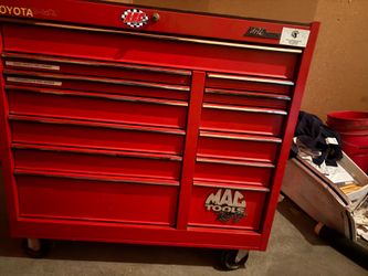 Mac racing tool box 13 drawer it’s in very good condition just dust