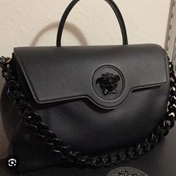 Versace La Medusa Handbag in Signature Packing - Now at 40%Off - $1,730 Chantilly)