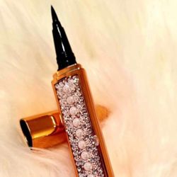 Eyeliner And Eyelash Glue Pen