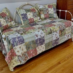 Hi Riser By Laura Ashley Bed Set 