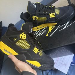 Jordan 4 Lightning Size 10