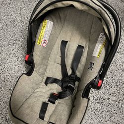 Graco Infant Car Seat With Base