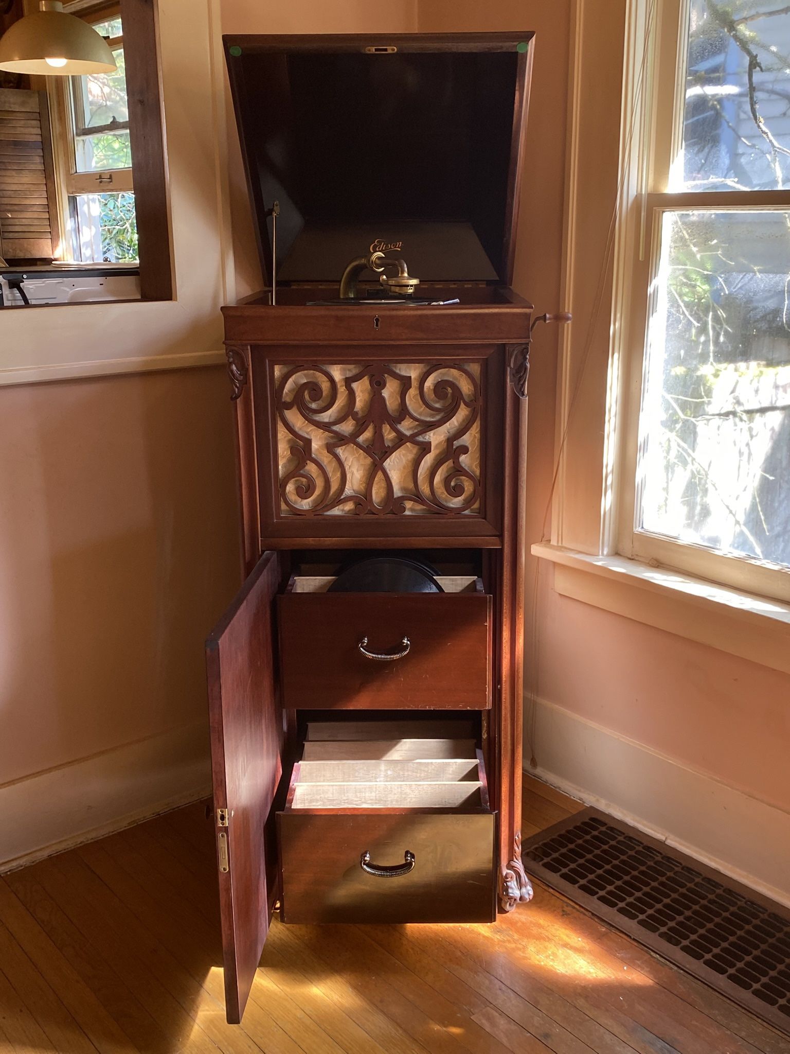 Antique Mahogany Edison Victrola