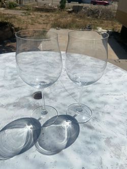 Set of 2 Clear Stemmed Wine Glasses