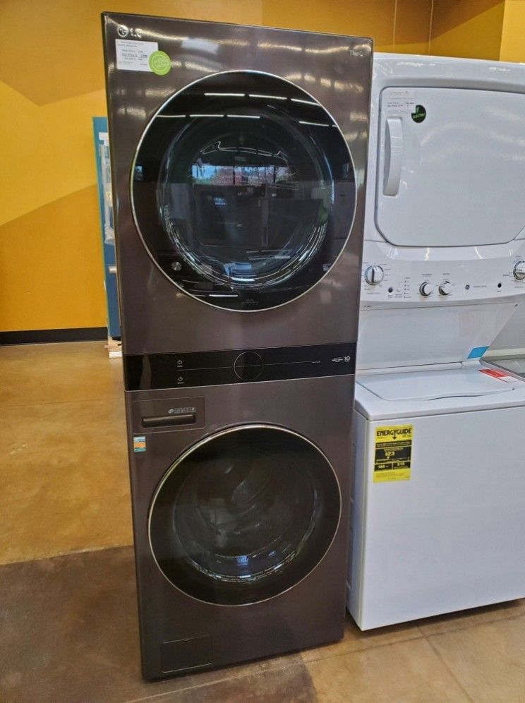 LG Stackable Washer and Dryer(Gas)