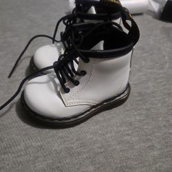 Toddler Dr Martens New Size 4 