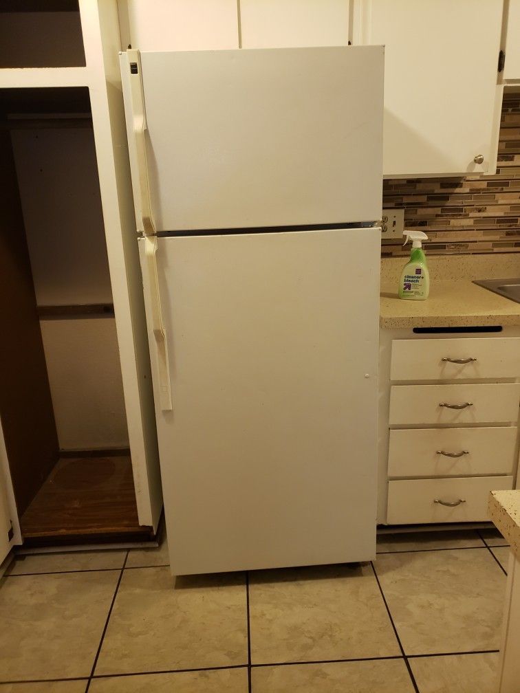 Refrigerator For Sale for Sale in San Diego, CA OfferUp