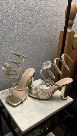 Top Moda Gold flower rhinestoned heels