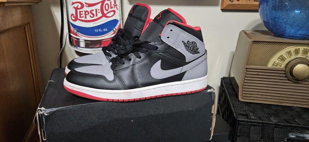 Nike Air Jordon 1mid Size 10 Almost New