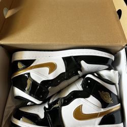 Air Jordan 1 Mid SE