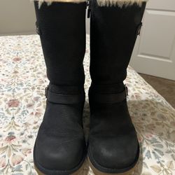 AUTHENTIC UGG KENSINGTON MOTO BLACK WOMEN’S SIZE 5 – RETAIL $225.00