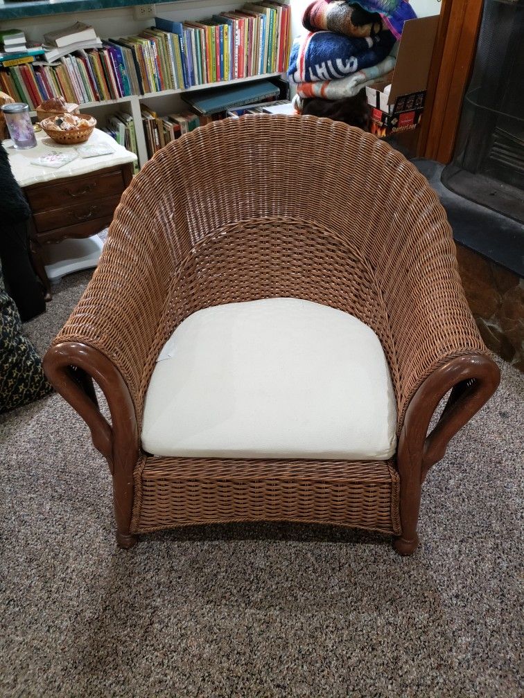 Swan Wicker Chair