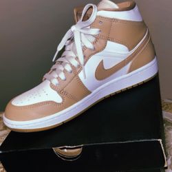 Jordan 1s Mid 