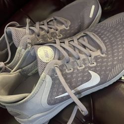 Excellent Condition Nike Woman’s $20 San Juan