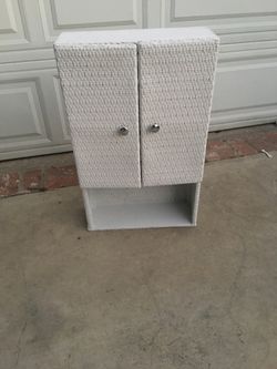 Bathroom storage cabinet