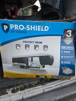 Fifth wheeler  over brand new  31' -34' $200 or best offer
