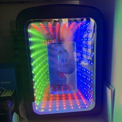 Mini fridge, Fits 5 Skinny Tall Cans And 6 Regular Size Cans. 