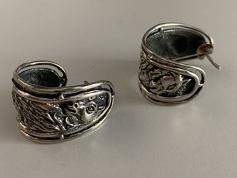 Sterling Silver Repousse’ Horse Earrings