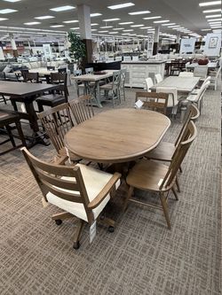 Intercon Colonial Pedestal Table - Weathered Chestnut