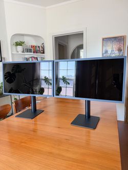 Apple LG Ultrafine Displays 24”