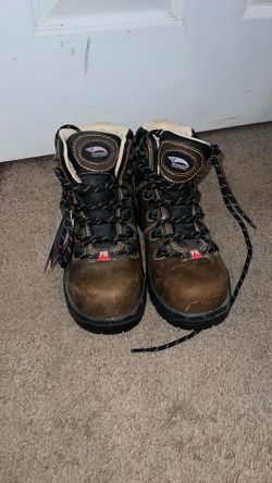 Avenger work boots