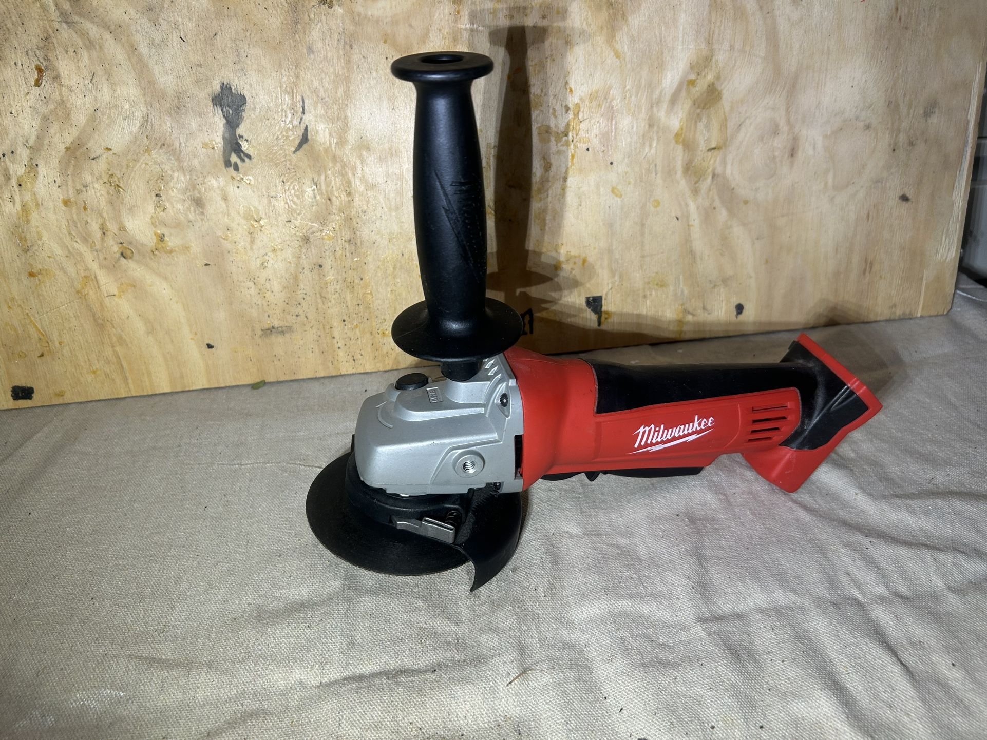 Milwaukee M18 Cut Off Tool
