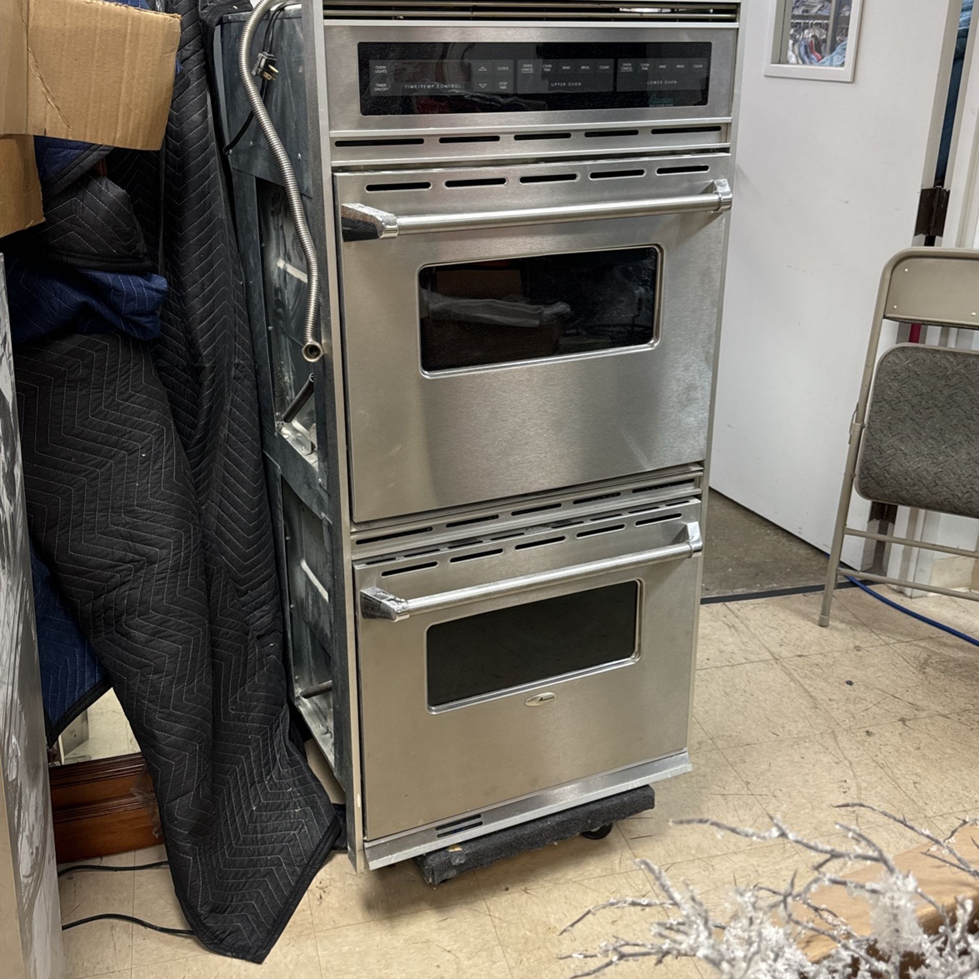 Amana Self-Clean Oven