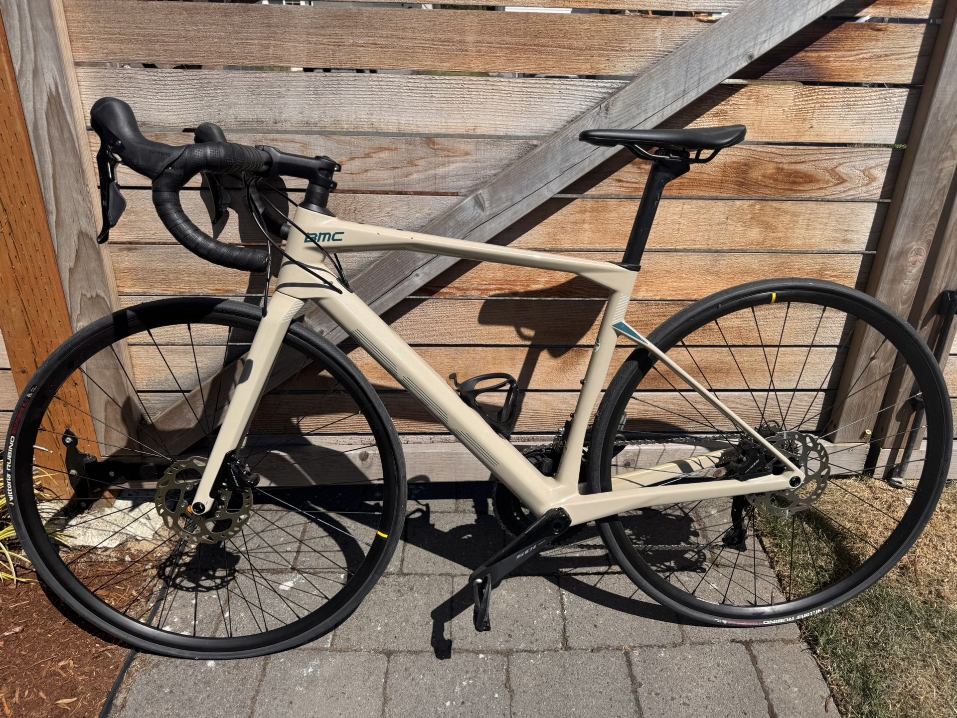 BMC Roadmachine Carbon Road Bike – Size 51 + Shimano RC3 Shoes (Size 39)