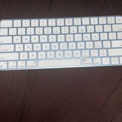 APPLE Bluetooth Keyboard 