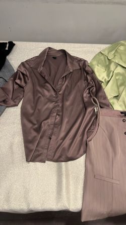 Size extra large blouses can fit a large