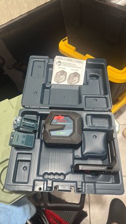 Bosch GLL100-42G Green Laser Level with Case