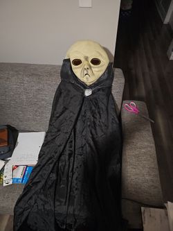 Alien Mask With Cape