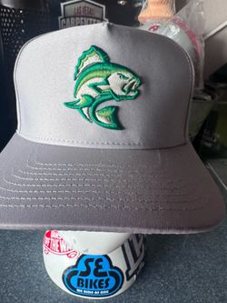 Waggle golf hat