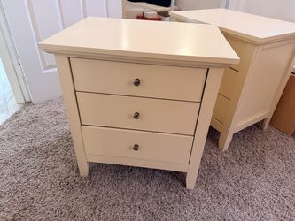 Hammond 3 - Drawer Nightstands (2)