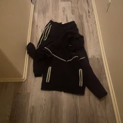 Reflective Nike Tech Fleece 