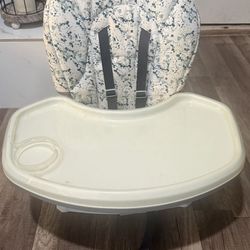 Chicco Snack Booster Seat in Paint