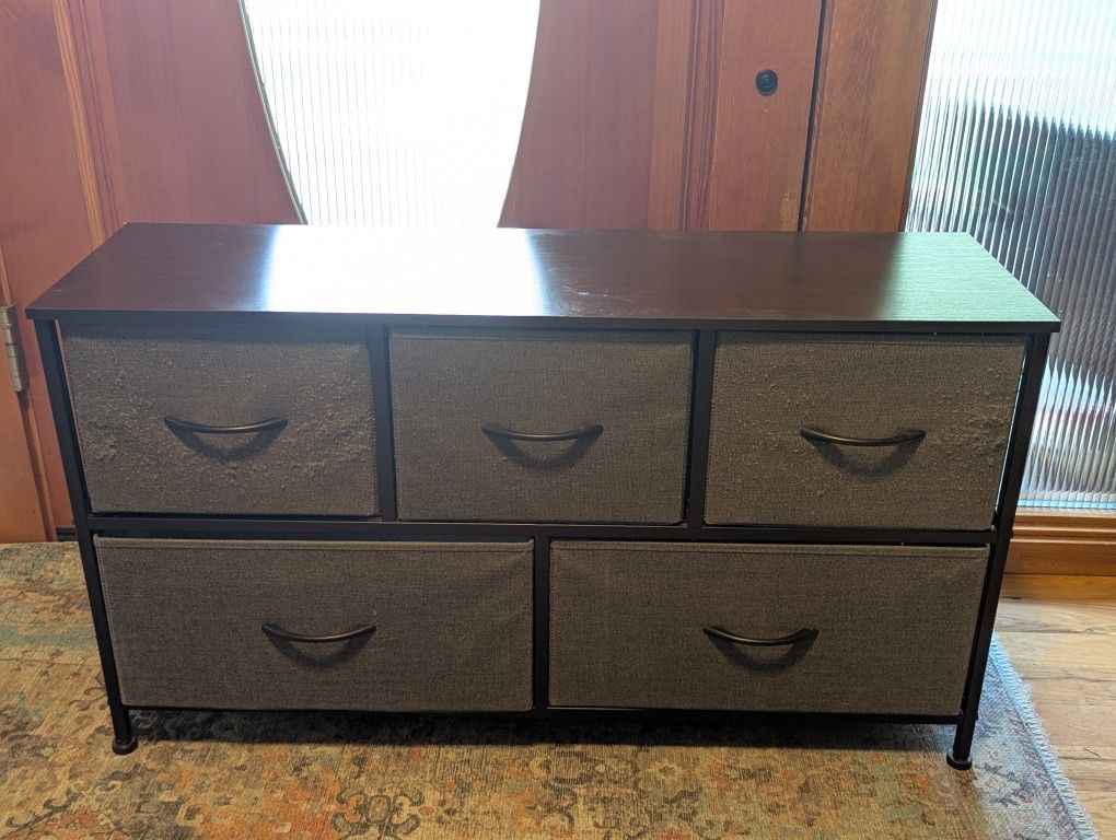 Dresser
