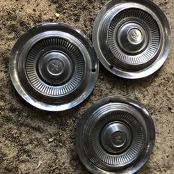 1965 AMC Rambler Hubcaps (3)