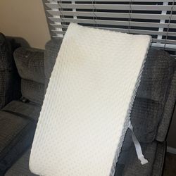 Munchkin Baby Changing Table