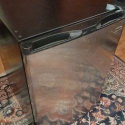 Haier Mini Bar Refrigerator 