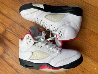Men’s Jordan 5 size 9.5 no box shipping available