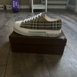 Burberry Shoes 