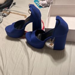 Not sure Of Brand, Color Blue Size 5 Or 6