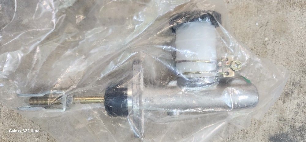 Brake Master Cylinder For 1969 To 1972 Datsun Pick Up