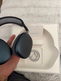 AirPod Max - Midnight color