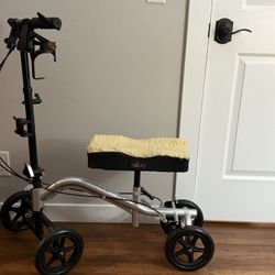 Nova Knee Turning Walker Scooter