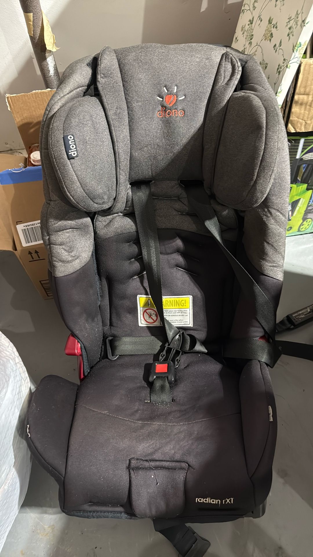 Dione Car Seat