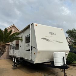 2006 Trail Bay 28ft travel trailer w/Superslide