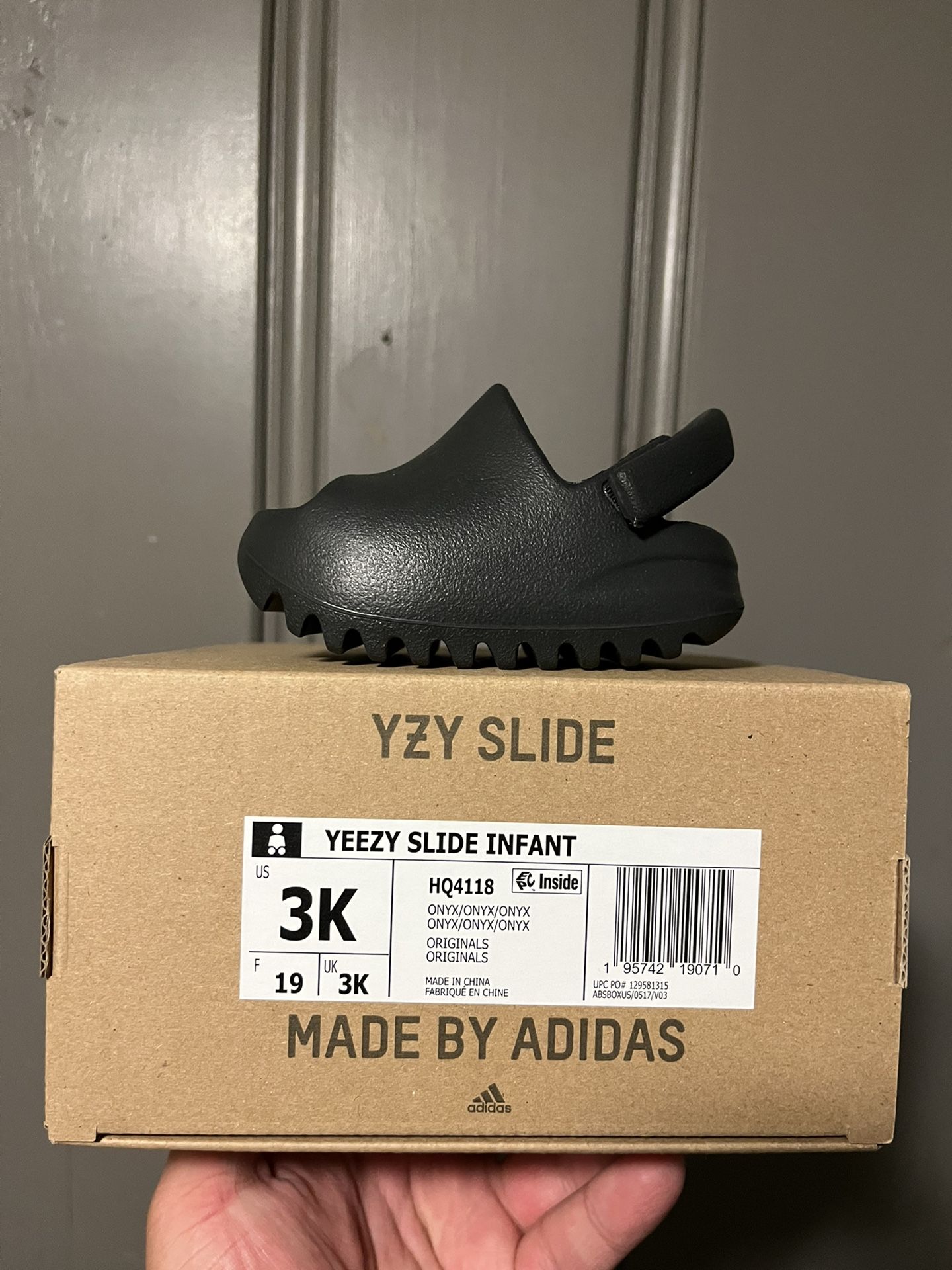 Adidas Yeezy Slide “ONYX”(INFANT) Size(3K). DS(New). $95.00 Cash.  Local Meet Ups In Providence.