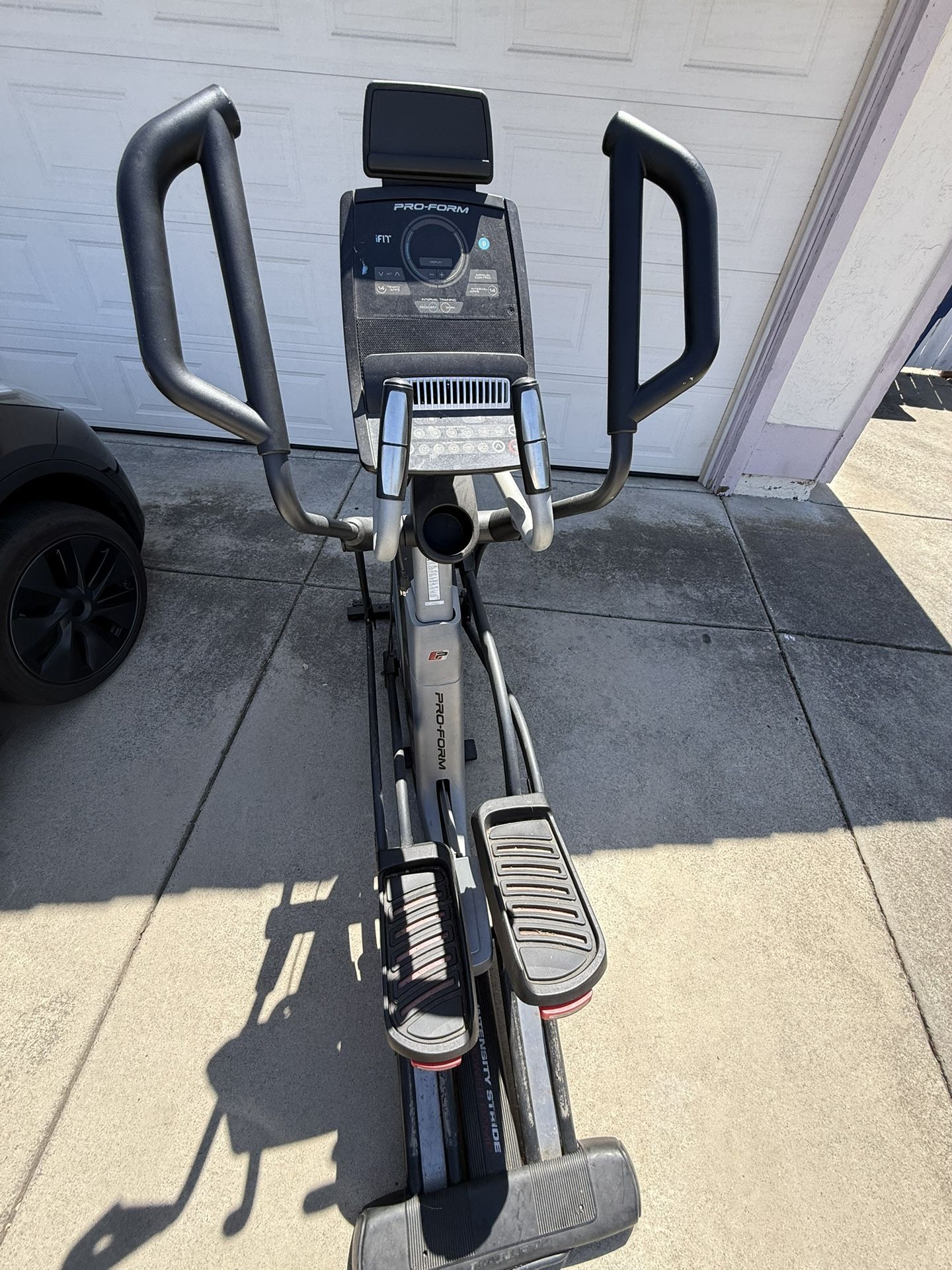 Elliptical Machine For Sale (workout)